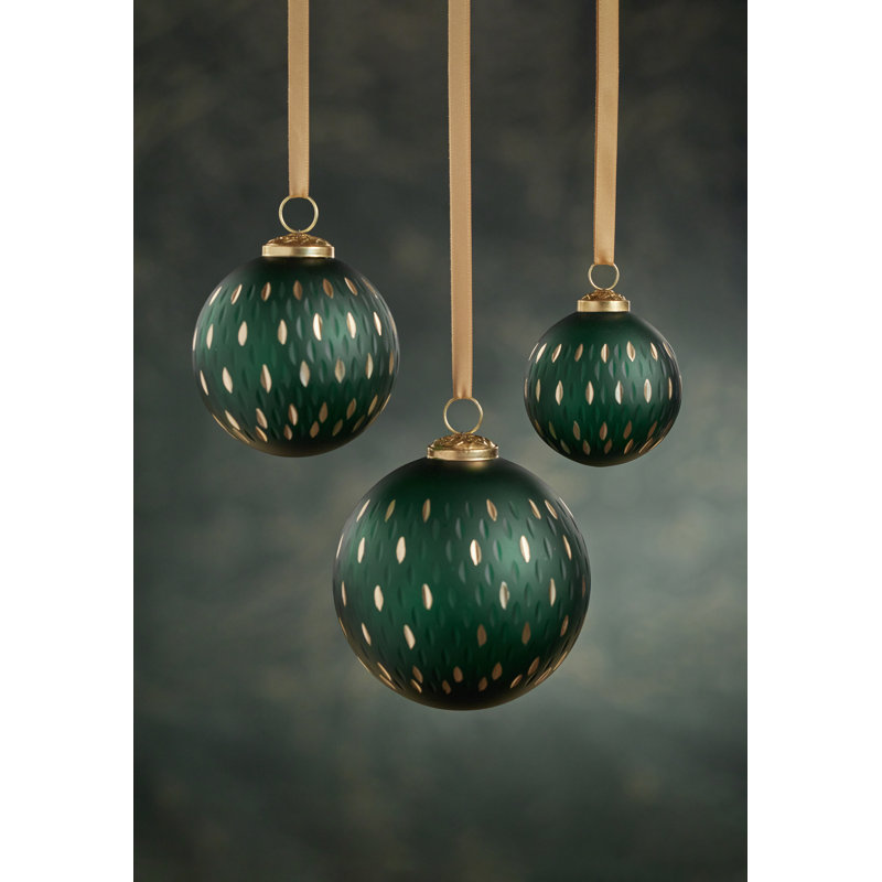 Ornement boule Halmat The Holiday Aisle®, H 4 po x l 4 po x P 4 po, Vert/doré