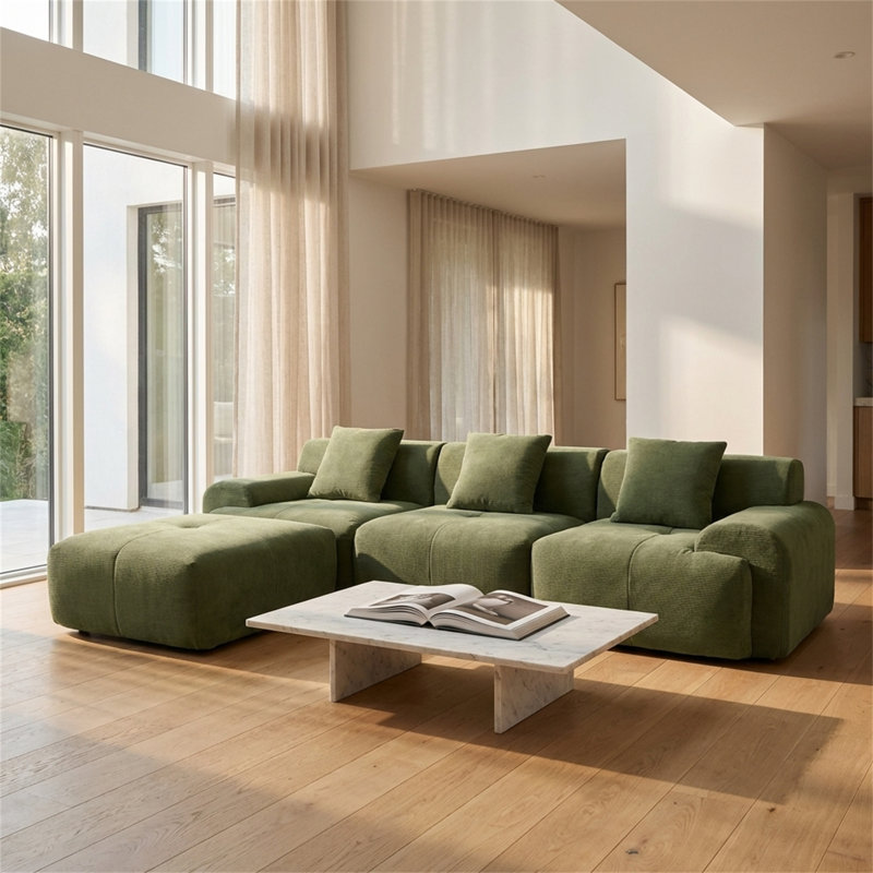Canapé modulaire en forme de L de 113 pouces avec un design profond et un repose-pieds amovible, comprenant un canapé à trois places surdimensionné en velours.