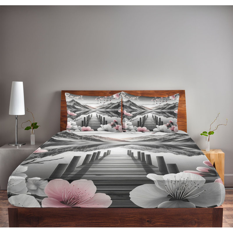 Drap-housse et taie décorative Ambesonne Cherry Blossoms and Mountains - gris et rosé, Grand