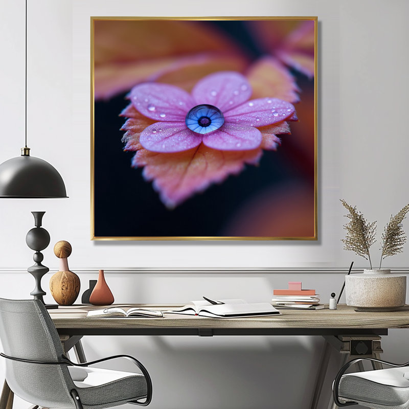 Macro rosée goutte pivoine rose - art mural floral moderne, Cadre flottant doré, bois massif, H 30 po x l 30 po