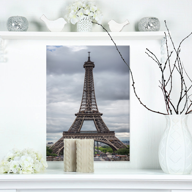 Tour Eiffel en niveaux de gris - reproduction de photo sur toile, H 32 po x l 16 po x P 1 po, Toile tendue
