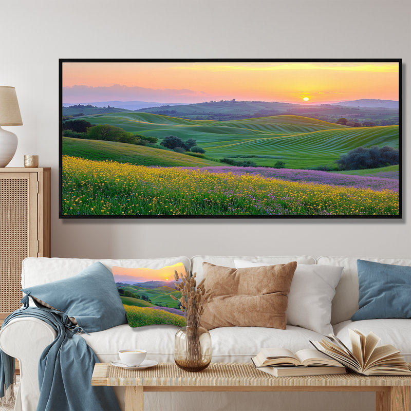 «Countryside Rolling Hills At Golden Hour II», art mural campagne, H 28 po x l 60 po, Cadre flottant, Noir, noir, noir, noir