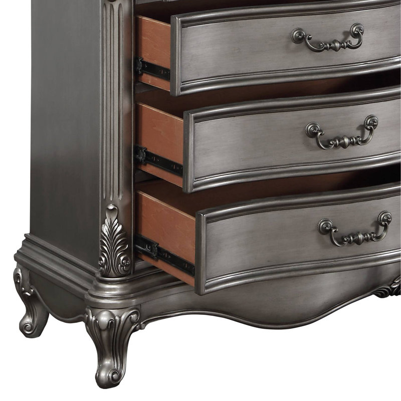 Commode antique à finition platine