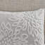 3 pièces. Chenille florale. Très grand / très grand. Gris chaud / blanc. . Comprend 2 taies décoratives. Faible entretien de la chambre à coucher 1 style Shabby Chic. Rides - option-119104968-119104967
