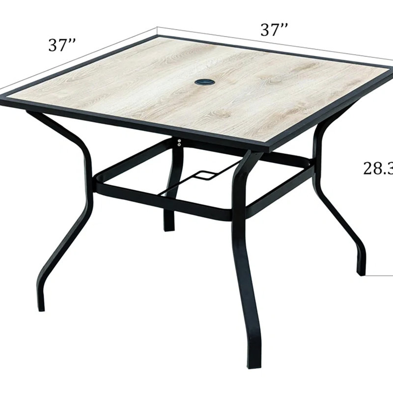 Table de salle à manger carrée beige avec structure en métal et ouverture pour parasol