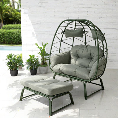 Chaises longues spacieuses de style bohème en rotin d'acier pour le jardin