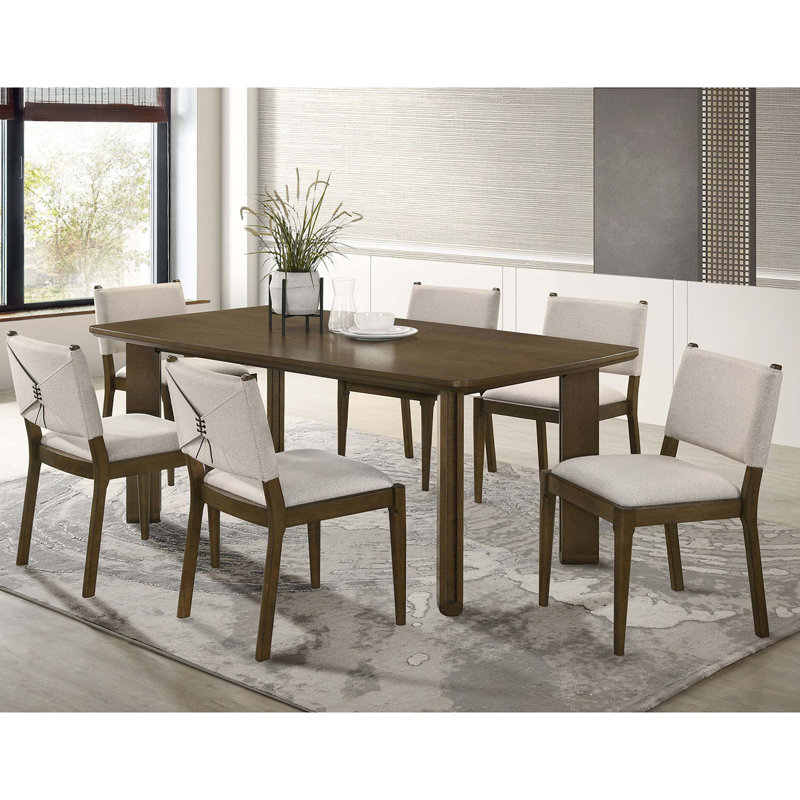 Ensemble repas élégant avec sièges rembourrés Elegant