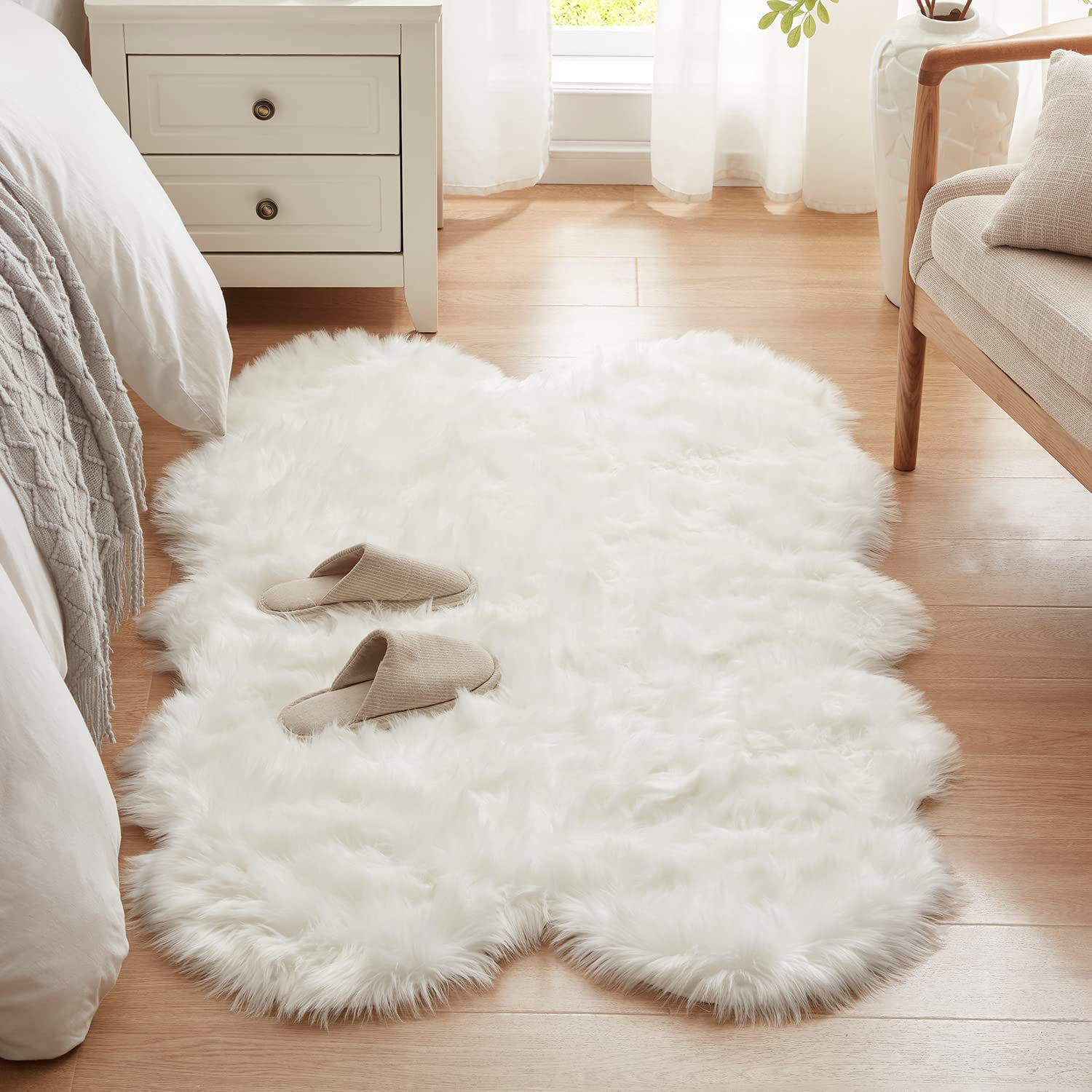 White Sheepskin Closet Rug Design Ideas