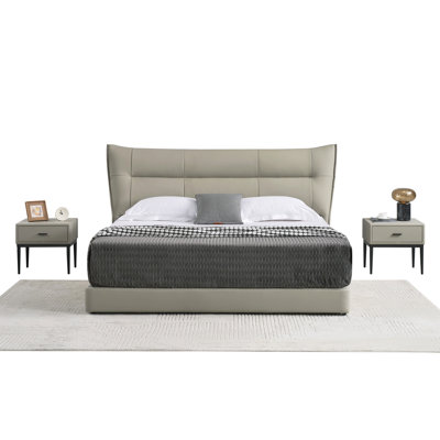 Amoure Glenhaven Borkovany Leather Platform Bed