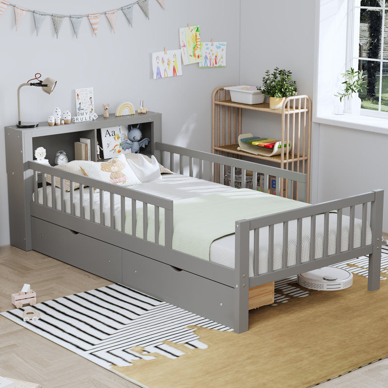 Lit simple gris avec tête de lit, garde-corps et tiroirs sous le lit, structure peu encombrante, Gris
