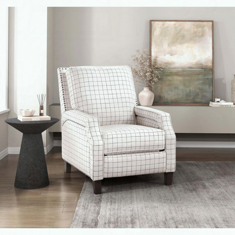Fauteuil inclinable par pression - Tissu texturé blanc cassé - Garniture cloutée - Pieds en bois apparents