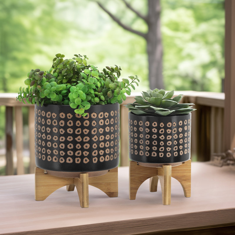 Pot de fleurs en grès et en bois sur pied - pot en céramique moderne avec base en bois surélevée, décoration élégante pour les espaces intérieurs, design durable et élégant pour la décoration intérieure contemporaine