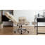 Fauteuil de bureau ergonomique inclinable en cuir beige avec repose-pieds, idéal pour les personnes de grande taille et de forte corpulence. Dossier haut confortable.