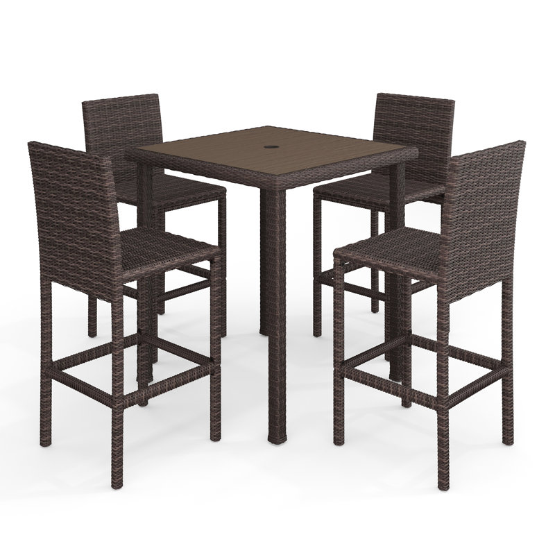 Ensemble de patio d'extérieur en rotin 5 pièces avec 4 tabourets de bar Martha Stewart Bedford, Brun