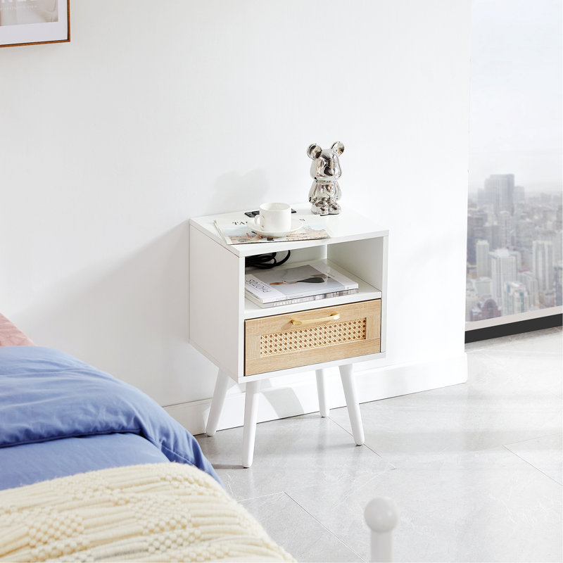 Petite table d'intérieur, table de bout avec prise de courant et ports USB, table de chevet moderne avec tiroir et pieds en bois massif