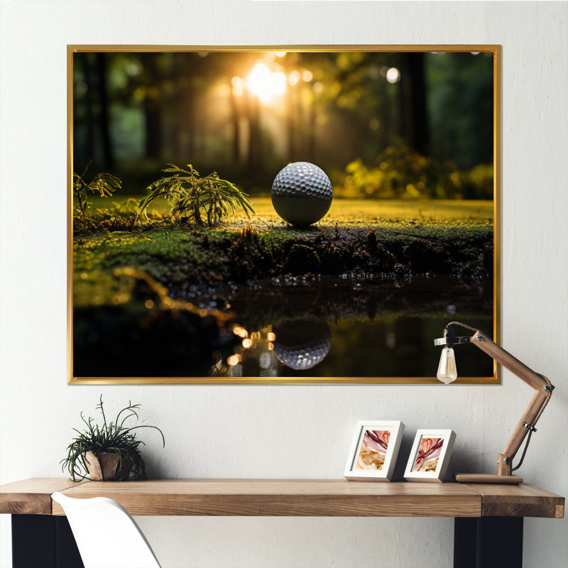 Golf Precision Putt II - Sports Canvas Art Print, Cadre flottant doré, H 16 po x l 32 po