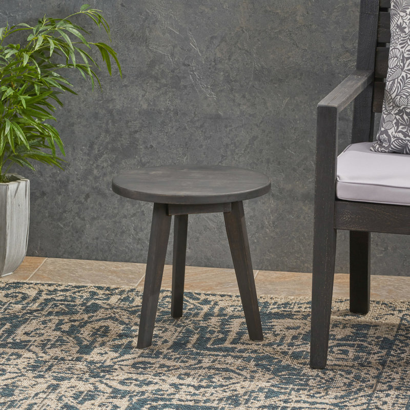 Table en bois gris foncé - côté extérieur Marina avec base et plateau triangulaire. 16,41 po de hauteur, 50 lb de capacité, 5,58 lb de poids en gris. Plateau solide, base à trois pieds, carré de 16,1 po, capacité