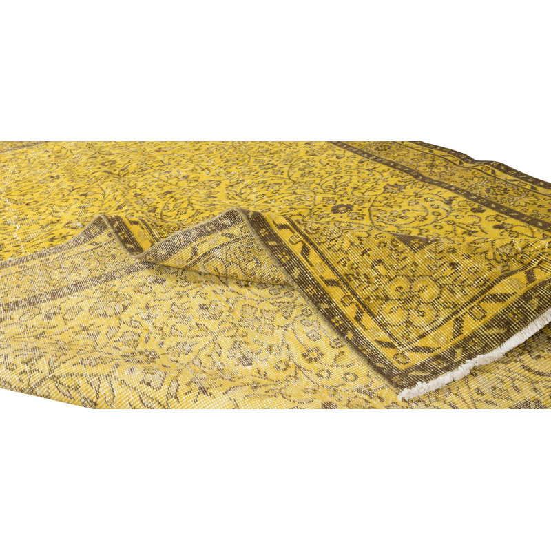 Tapis turc de 6 pi x 9,5 pi fabriqué à la main à motif floral turque et teint en jaune pour un décor contemporain