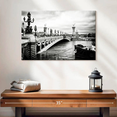Lilie Alexandre III, pont II