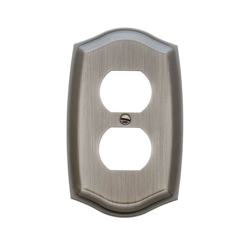 Colonial 1-Gang Duplex Outlet Wall Plate, Polished Chrome