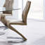 De 2 chaises de salle à manger brunes de style zigzag avec base en métal, velours de polyuréthane contemporain, rembourré de mousse, brun et beige pour un style luxueux, aspect demi-lune, tissu, dossier uni rectangulaire,