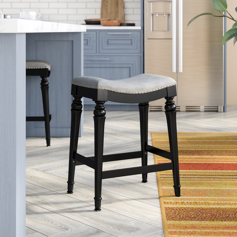 Grand et grand tabouret Kathryn, Noir