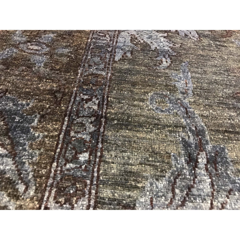 Tapis brun de haute qualité noué à la main