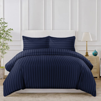 Luxurious 3-Piece Ultra Soft Stripe Duvet Cover Set with Pillowcases