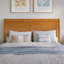 Lit plateforme en bois massif Fitzsimmons avec pied de lit et gigogne assortis-1863643055-1752791534