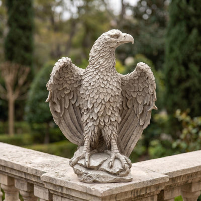 Statue America's Eagle