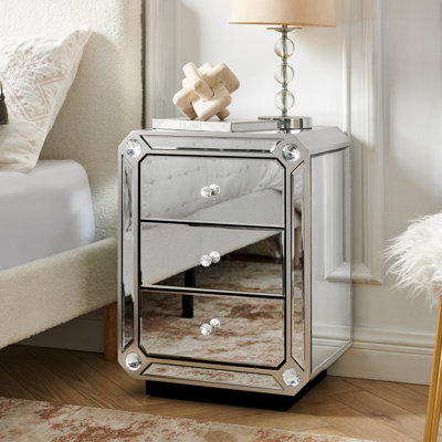 Table de chevet miroir 45 x 35 x 60 cm (17,7 x 13,8 x 23,6 pouces) en MDF et verre, 1 pièce, avec 3 tiroirs, couleur or champagne, style moderne, poignées en cristal, idéale pour le salon, la chambre ou l'entrée.