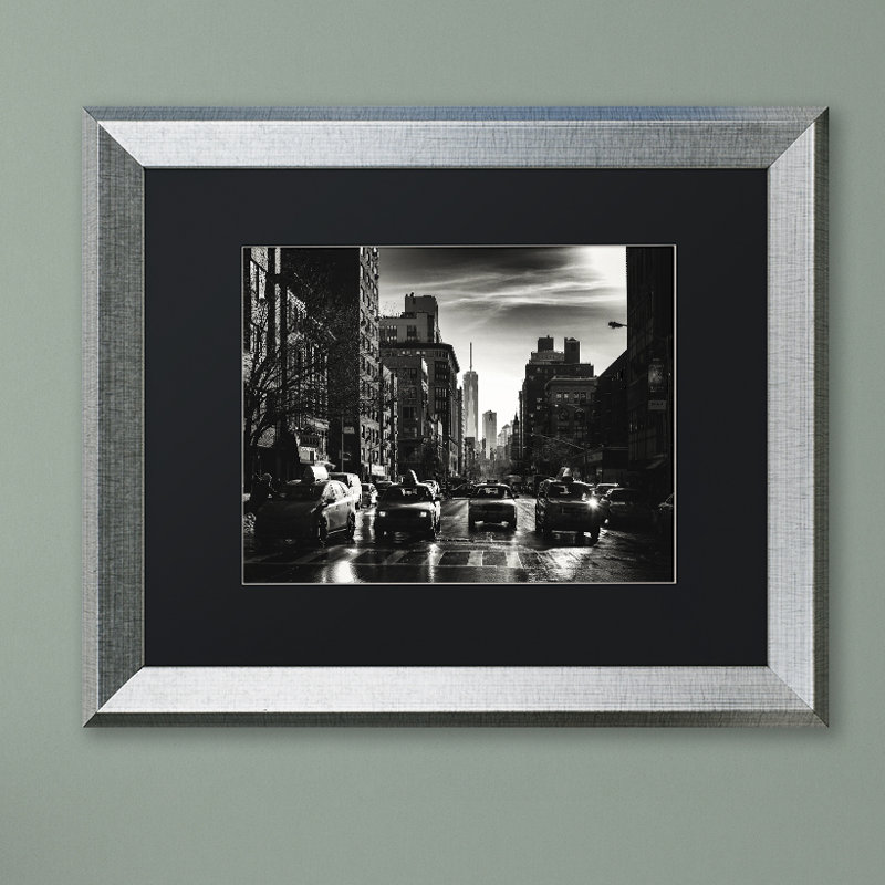 "Gotham Taxi NYC" par Philippe Hugonnard, reproduction de photo encadrée, H 11 po x l 14 po x P 0,5 po, Encadrement argenté