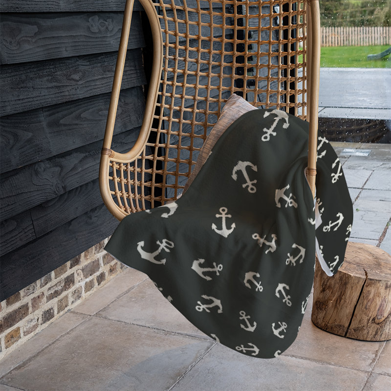Quevedo Quilted Throw Blanket, Black