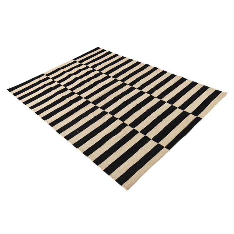 Tapis noir et blanc 4 x 6 Pinkerton
