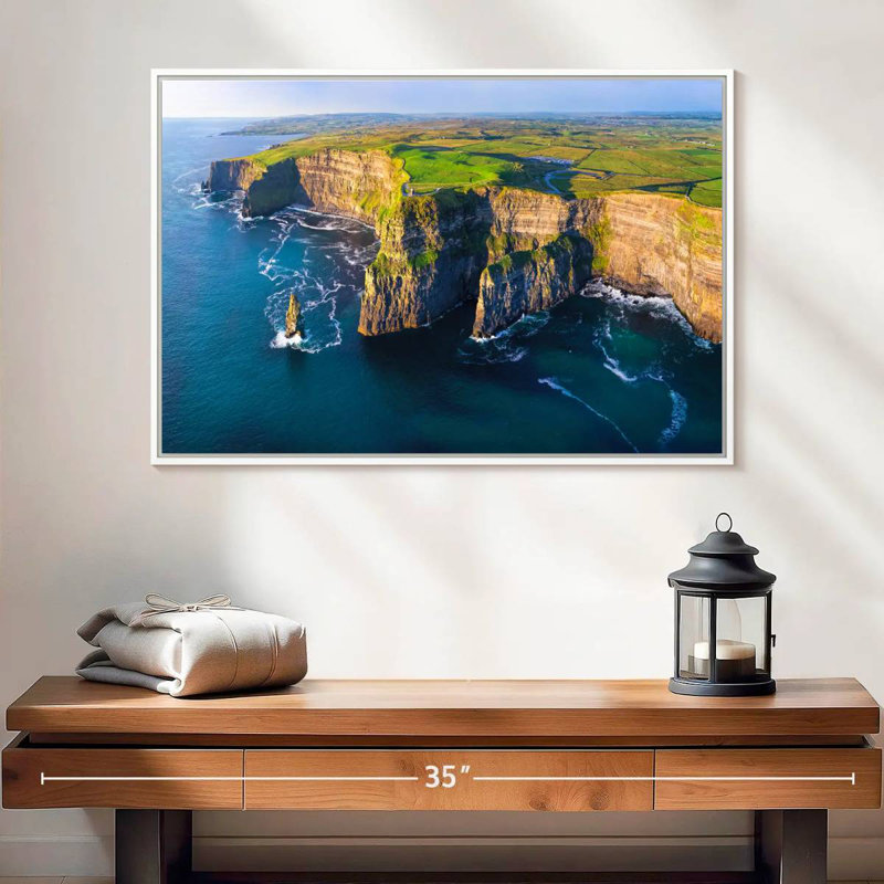Falaises de Moher en Irlande, 25 po x 17 po, Cadre flottant blanc