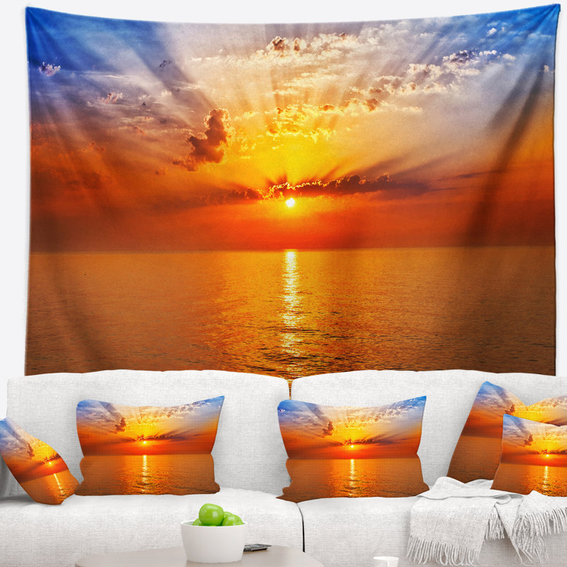 Tapisserie «Seashore Orange Sea Sunrise» sous un ciel bleu, H 50 po x l 60 po