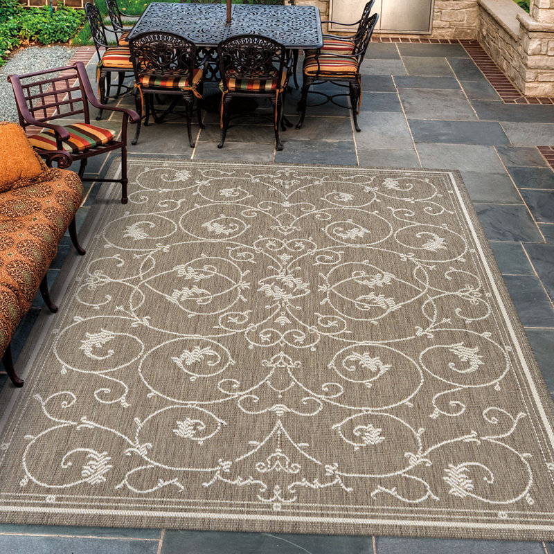 Tapis d'intérieur / extérieur champagne / taupe à motif floral Ariadne, Rectangle 2 pi x 3 pi 7 po