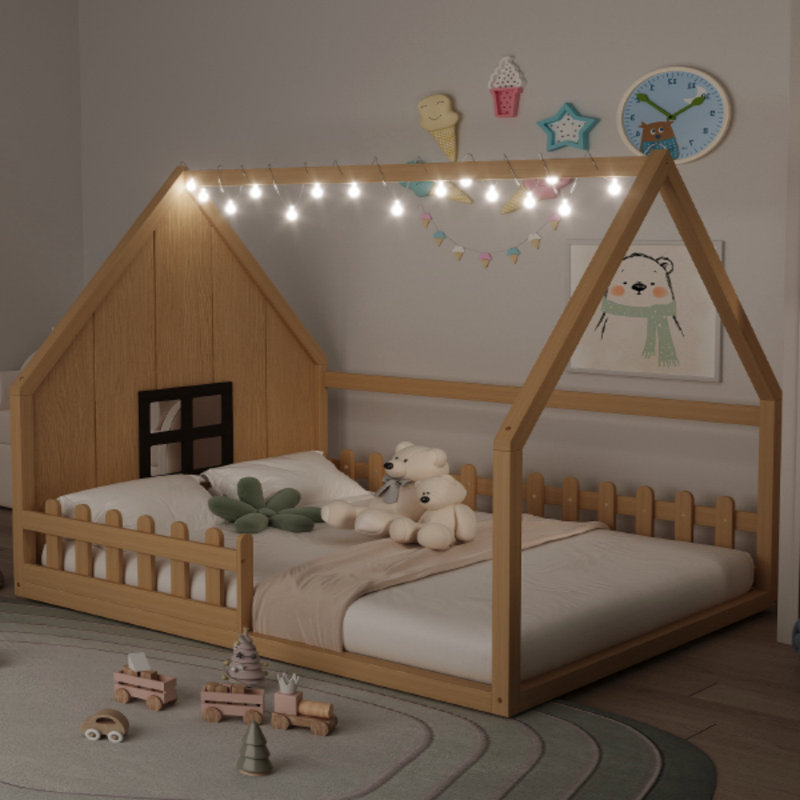 Lit pleine grandeur en bois avec fenêtre et clôture, cadre de lit, Naturel