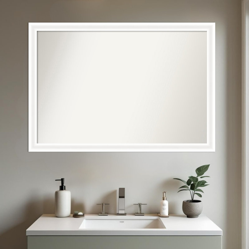 Miroir de salle de bain mural Oliver, 27 po x 21 po, Blanc étroit