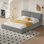 Grand lit plateforme tapissier avec tissu en velours, lit au sol avec structure solide, gris
