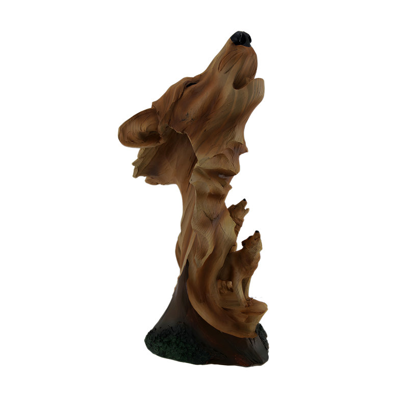Statue rustique en résine de couleur brune représentant un couple de loups hurlants, avec une finition en bois sculpté, 30 cm de haut.