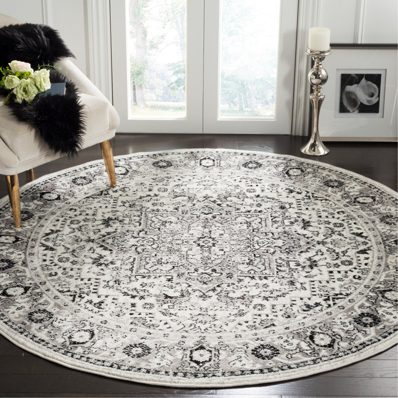 Micheline Performance Oriental Rug, Round 4'