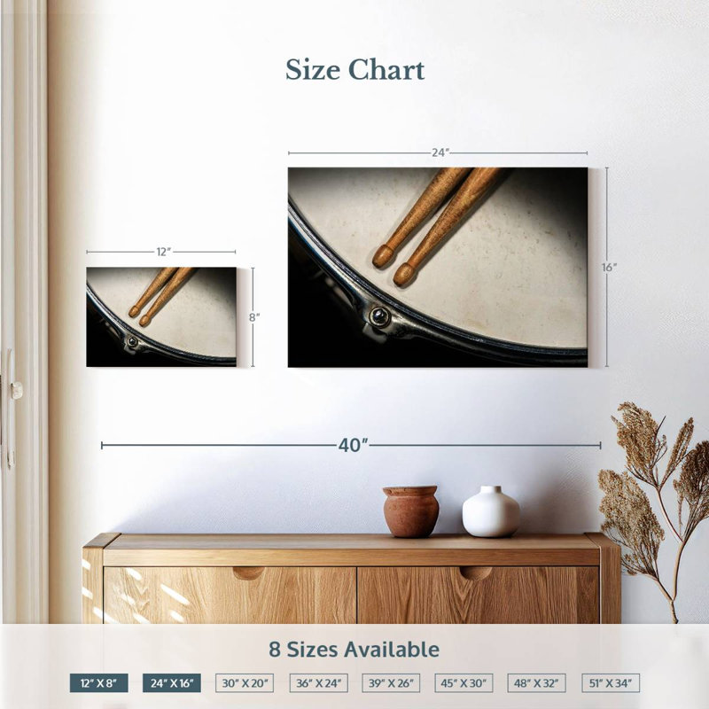 Abarca Drumsticks On Snare Drum, H 16 po x l 24 po