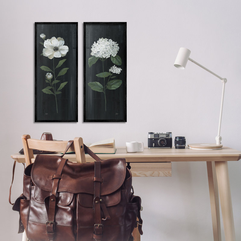 «Delicate White Blooms Botanical Flower Petal Sprigs» par Nan - ensemble de 2 peintures flottantes sur toile
