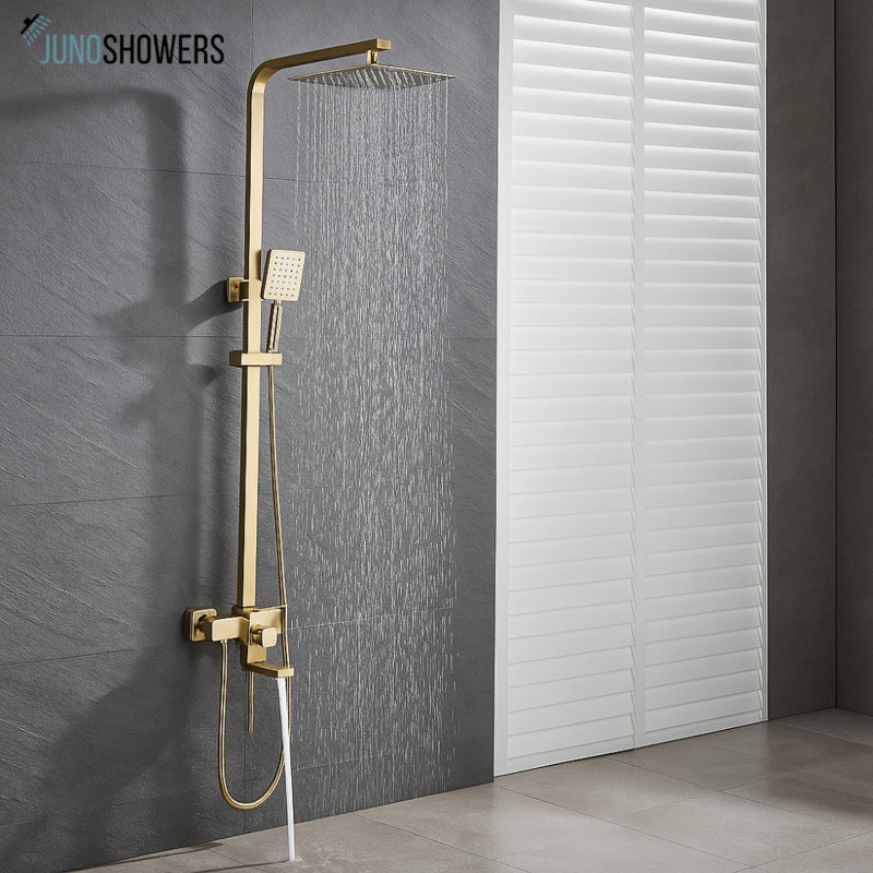 Système de douche mural moderne avec finition chromée et contrôle thermostatique