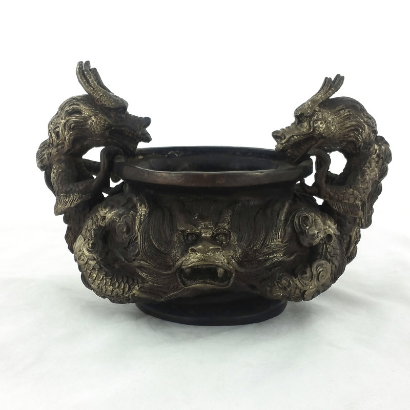 Figurine pot avec deux poignées de dragon