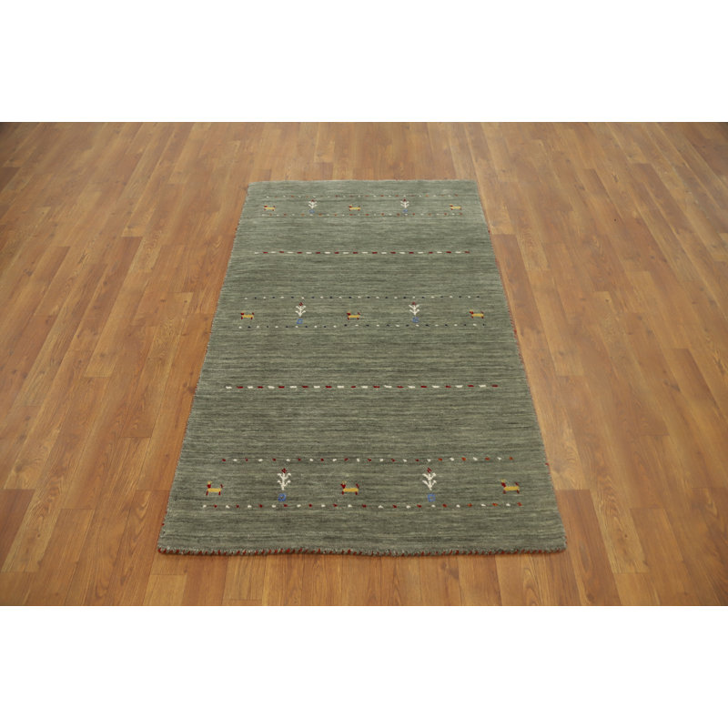 Tapis traditionnel de style Gabbeh 3 x 5 en vert sauge avec des motifs délicats