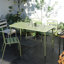 Longue table (verte) table de salle à manger d'extérieur Villa Courtyard-305287056