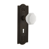 Meadows Plate with Decorative Keyhole and Waldorf White Milk Knob
