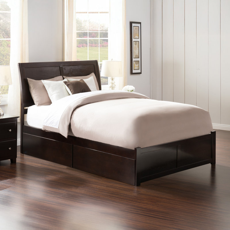 Lit plateforme en bois massif avec repose-pieds et tiroirs sous le lit Fitzsimmons, Grand, Espresso